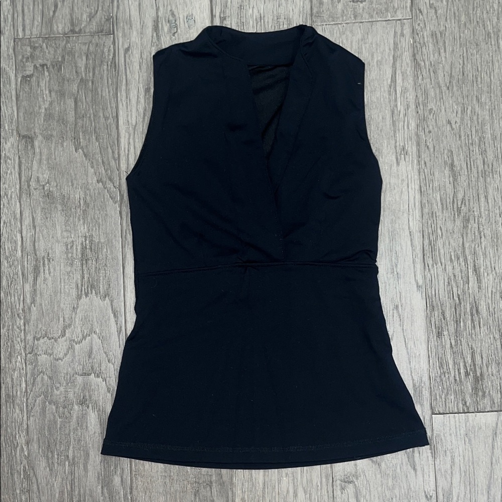 V-Neck Top - Picture 2 of 6
